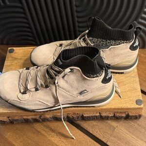 The North Face Back to Berkeley III Sport Men's Light Tan and Black Hiking Boots